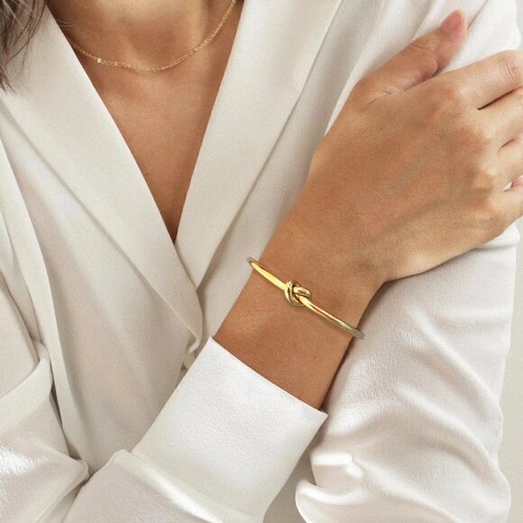 Gold Knot Bracelet  - Picture 12 of 14